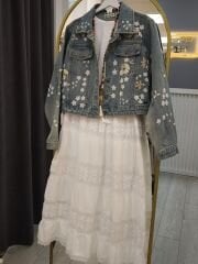 El işlemesi renkli kot ceket