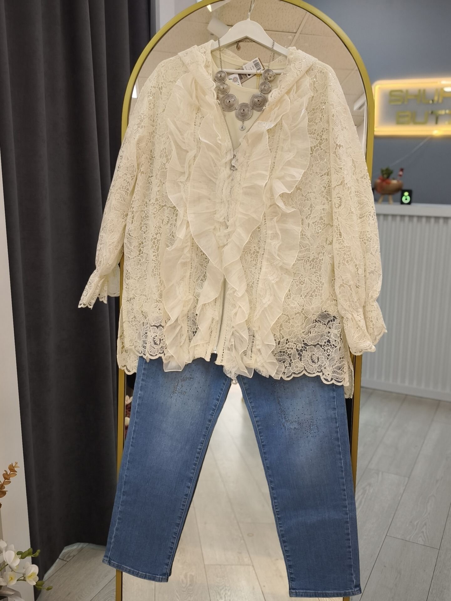 İTHAL krem tül ve brode detaylı kapüşonlu ceket